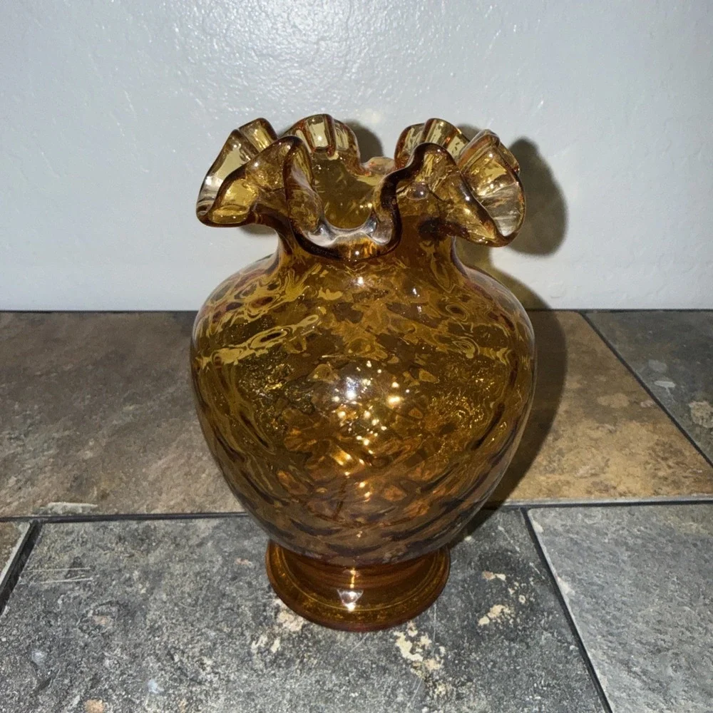 Vintage Fenton Amber Quilted Pattern, Ruffled Rim Vase - 7
